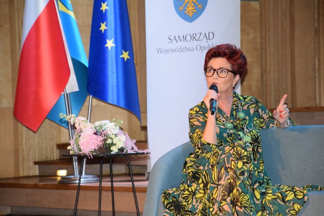 Spotkanie opolskich kobiet  z byłą prezydentową Jolantą Kwaśniewską odbyło się we wtorek (24.05) w Filharmonii Opolskiej. To jeden z elementów inicjatywy „Opolska Mama Ma Moc”.