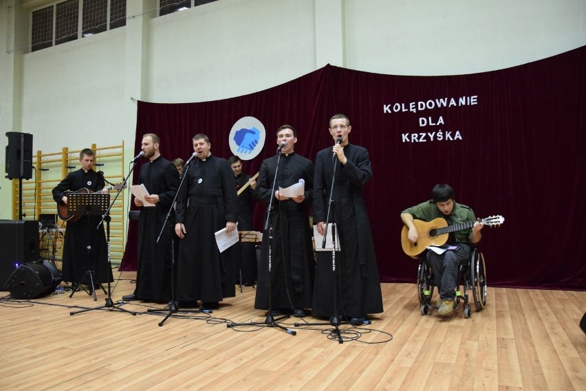 W Balicach kolędowali, żeby zbierać fundusze na wózek dla Krzyśka [ZDJĘCIA]