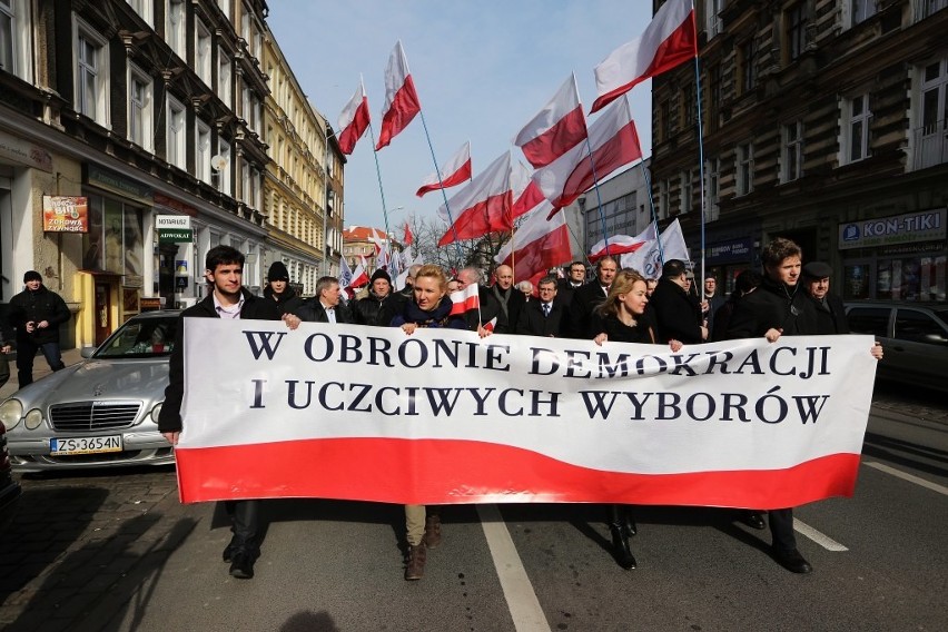 Szczeciński marsz PiS-u w obronie demokracji i uczciwych wyborów