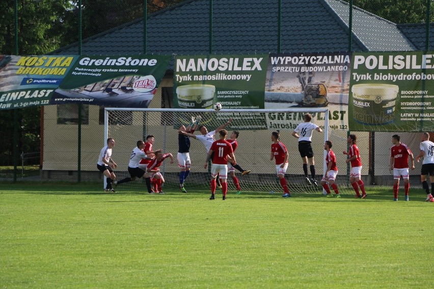 4 liga. Piast Tuczempy zdołał wywalczyć remis z Wiązownicą mimo gry w osłabieniu [ZDJĘCIA]