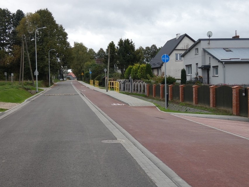 Przebudowany odcinek drogi w Warcinie.