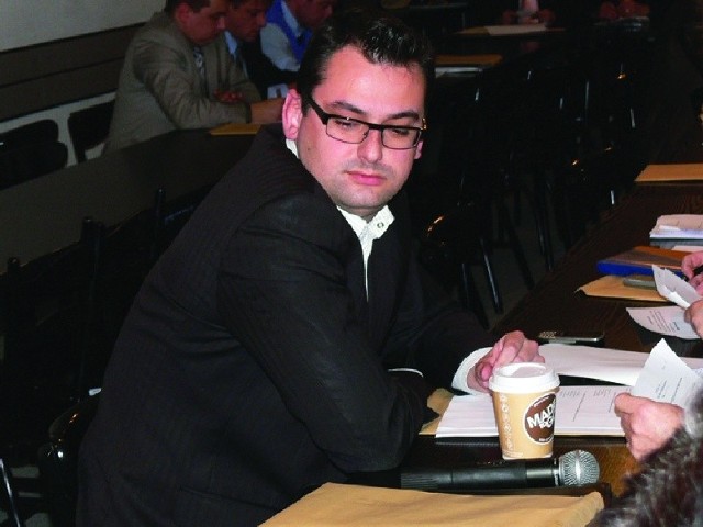Konrad Konig podczas sesji.