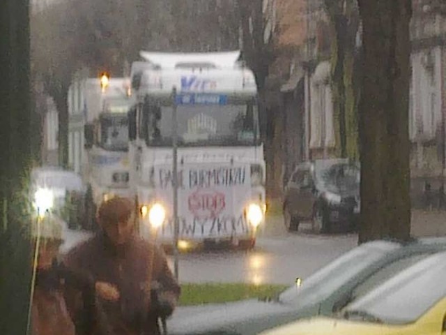 Protest kierowców ciężarówek w Białogardzie.