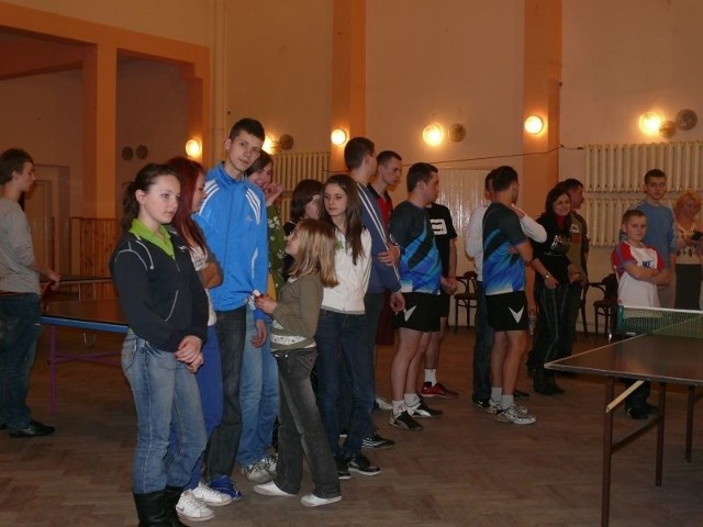 W rozegranym w Malwie turnieju tenisa stołowego startowało ponad pięćdziesiąt dziewcząt i chłopców.