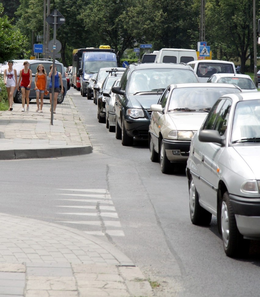 Zamknięte skrzyżowanie Lubartowskiej i Unickiej. Są korki (ZDJĘCIA)