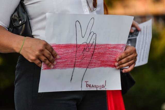 21.08.2020 bydgoszcz protest bialorus solidarni z bialorusia  mostowa   fot.dariusz bloch/polska press