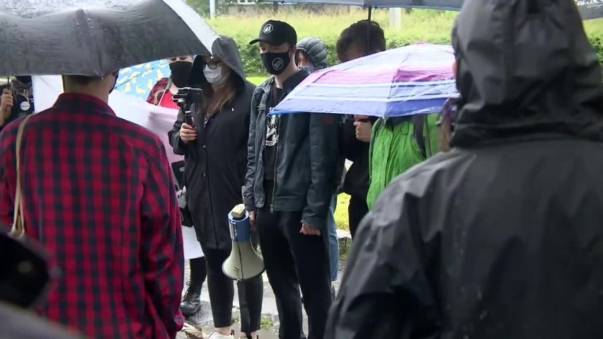 Protest przed komisariatem policji, w którym zmarł Igor Stachowiak. "Oczekujemy wyciągnięcia konsekwencji"