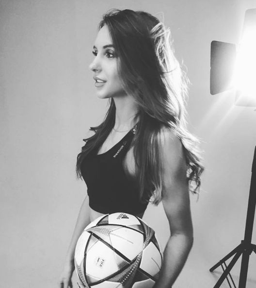 Jekaterina Kostjunina to 22-letnia sędzina piłkarska z...