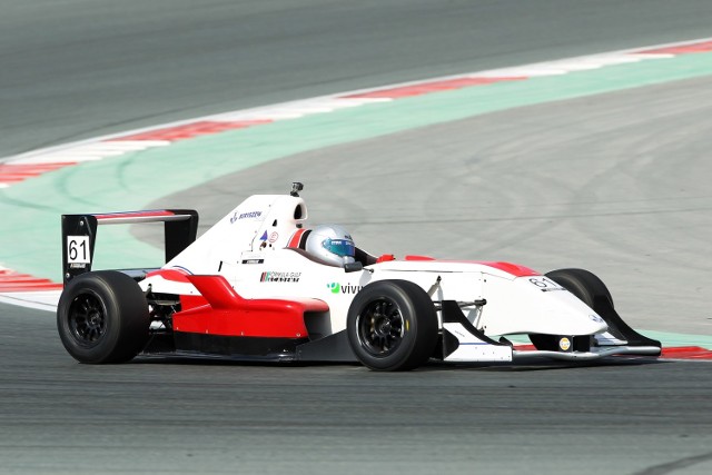 Alex Karkosik powiększył swoją przewagę w klasyfikacji generalnej bliskowschodniej Formuły Gulf po dwóch kolejnych podiach wywalczonych w ten weekend na torze Dubai Autodrome.