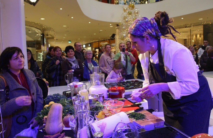 Gdynia: Finaliści programu "Top Chef" przygotowywali dania w CH Klif [ZDJĘCIA]