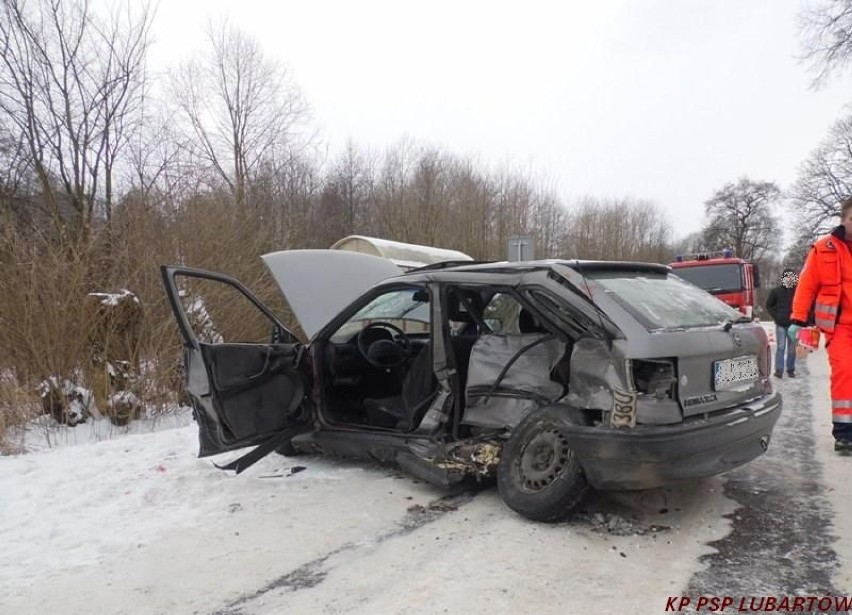 Wypadek w Starej Jedlance, 25 stycznia. Opel zderzył się z...