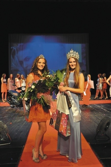 Miss Polonia Nastolatek - Gabriela Mikołajczuk (z lewej) oraz Miss Polonia Województwa Podlaskiego 2013 - Sylwia Białodzińska, nie kryły zaskoczenia werdyktem jurorów.