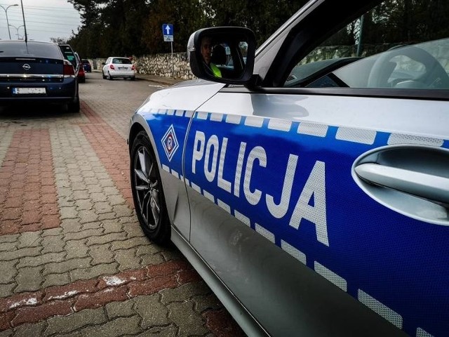 Poważny wypadek w Gdańsku. Motocyklista przewieziony do szpitala