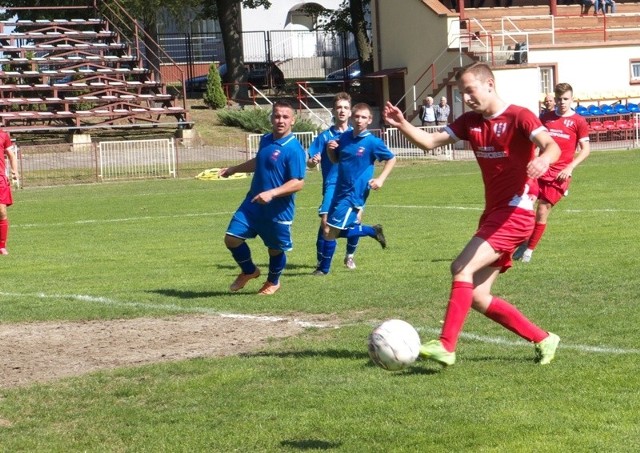 Orzeł Przeworsk (czerwone stroje) w 1 rundzie zagra w Morawsku