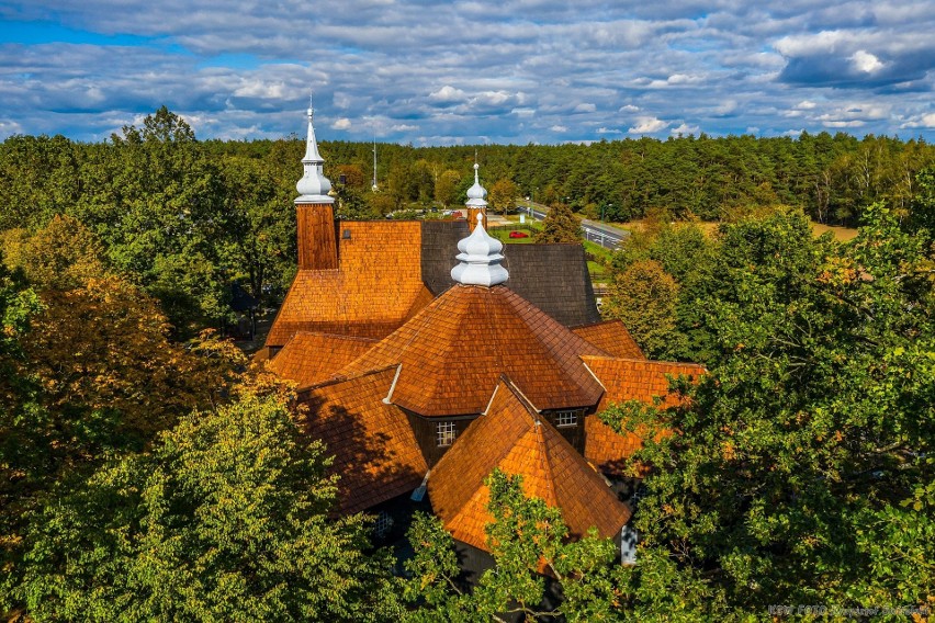 Kościół świętej Anny w Oleśnie - zdjęcia z drona.