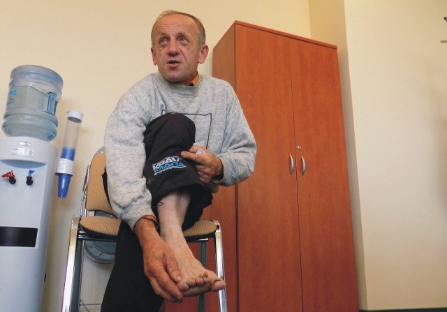Szpital odmówił mi pomocy. Przez ponad tydzień chodziłem ze złamanym palcem nogi - mówi Janusz Galiczyński.
