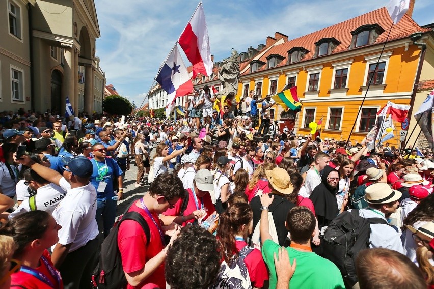 Tysiące radosnych pielgrzymów na Ostrowie Tumskim (ZDJĘCIA, FILM)