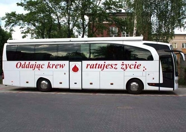 Specjalny ambulans RCKiK w Białymstoku do pobierania krwi