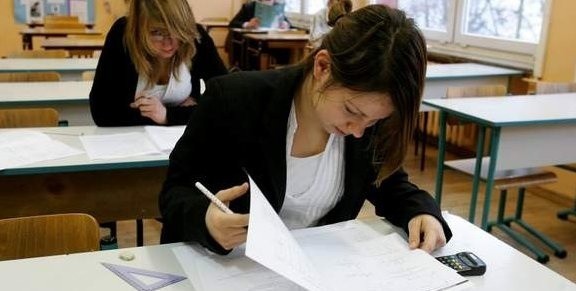 Próbna matura z matematyki w styczniu 2009r. w Liceum Ogólnokształcącym nr 5 w Szczecinie.