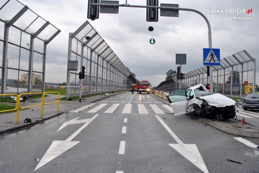 Wypadek w Orzeszu Gardawicach: 18-latek zignorował czerwone...