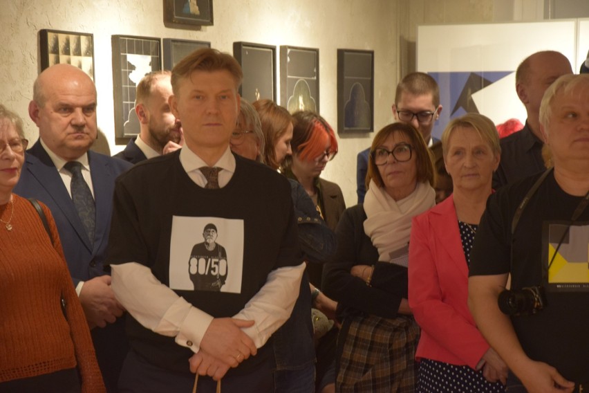 Jubileuszowa wystawa profesora Aleksandra Olszewskiego w Powiatowym Instytucie Kultury w Iłży przyciągnęła tłumy gości. Zobaczcie zdjęcia