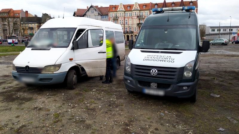 Grudziądz. Niebezpieczny autobus zatrzymany przez Inspekcję Transportu Drogowego [zdjęcia]