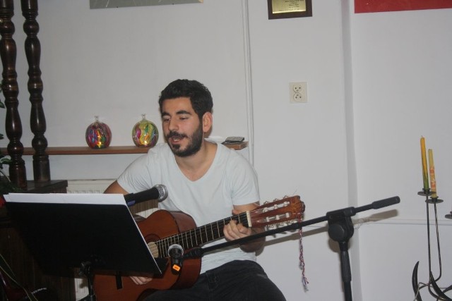 Saban Celik wykonał piękne piosenki tureckie o miłości i relacjach z drugim człowiekiem 