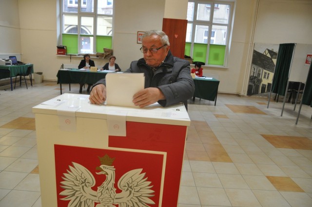 Głosują mieszkańcy Barwic