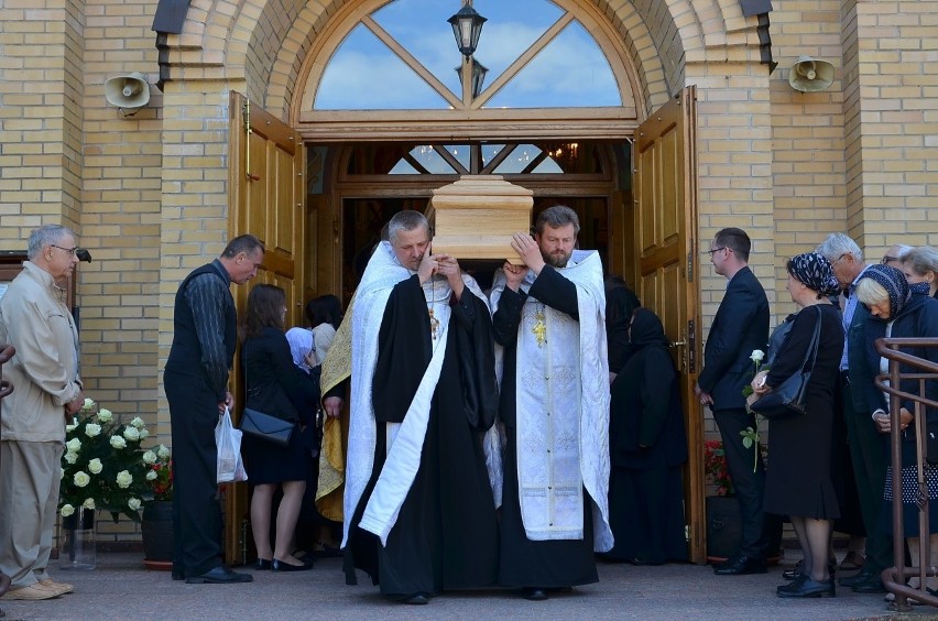 Pogrzeb ks. Leonida Szeszko. Tłumy żegnały kapłana (zdjęcia)