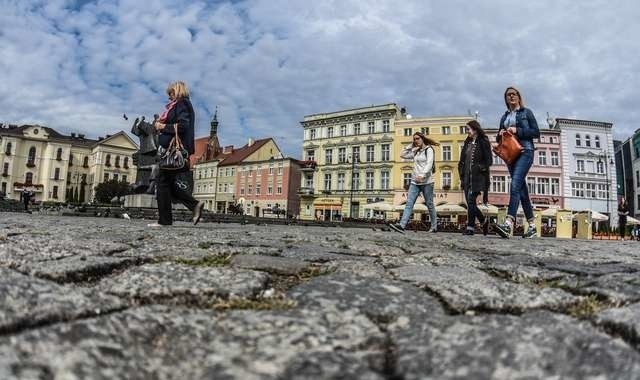 Na rewitalizację Stary Rynek wraz z pobliskimi uliczkami będzie musiał poczekać do połowy przyszłego roku