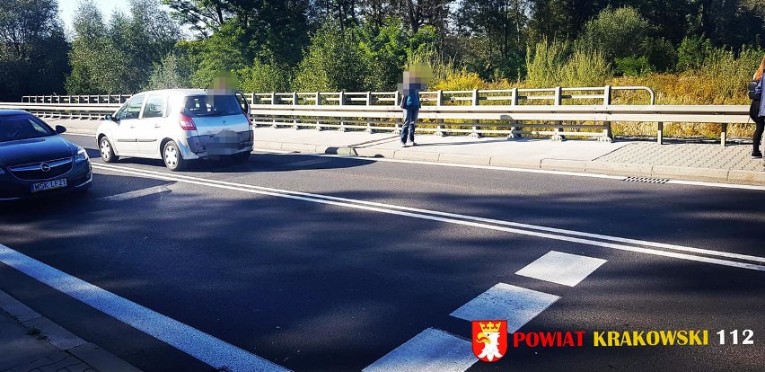 Wypadek w Michałowicach. Samochód potrącił przechodnia na przejściu dla pieszych
