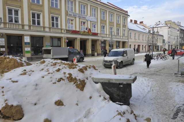 10.01.2017 rzeszow . ul 3 maja remont podgrzewany deptak fot bartosz frydrych