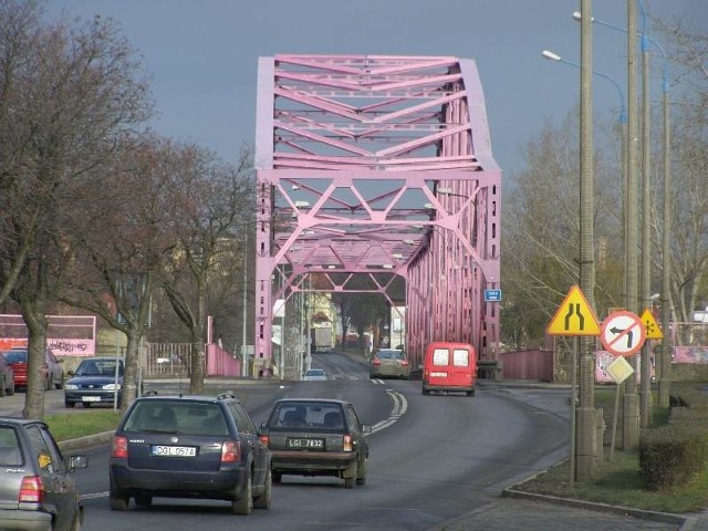 Różowy most na Odrze, to za mało dla Głogowa
