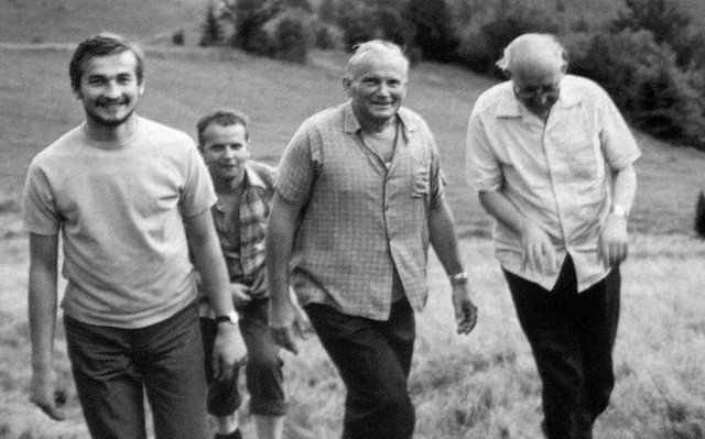 Ks. Franciszek Blachnicki (z prawej) na wycieczce z bp. Karolem Wojtyłą