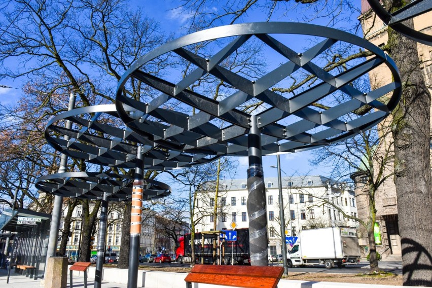 Dodatkowe konstrukcje na placu Zwycięstwa w Szczecinie