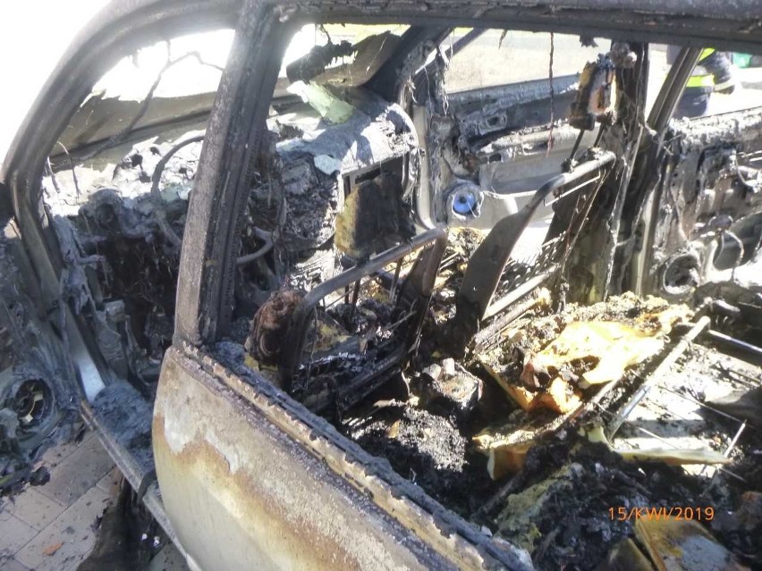 Pożar samochodu kia przy ul. Nowej w Ciasnej 15.04.2019.