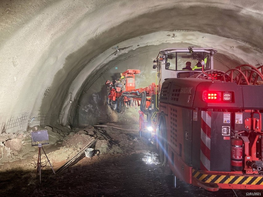 Budowa tunelu w ciągu drogi ekspresowej S3 Bolków - Kamienna...