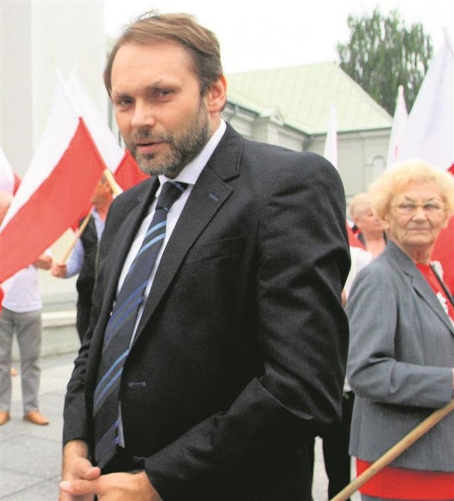 Grzegorz Lorek wiceburmistrzem Zelowa jest od grudnia 2011 r. W grudniu 2014 r. przyjął mandat radnego Rady Miasta w Piotrkowie