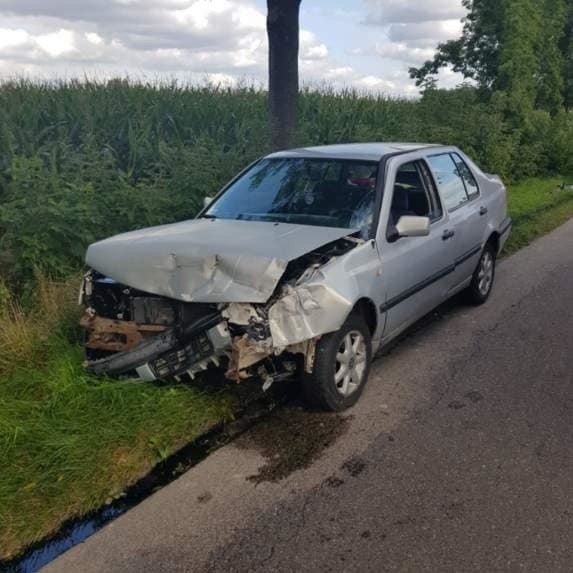 Przasnysz. Wypadek na trasie Bartniki - Stara Krępa. Jedna osoba w szpitalu