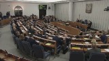 Senat przyjął nowelizację ustawy o Trybunale Konstytucyjnym (wideo)
