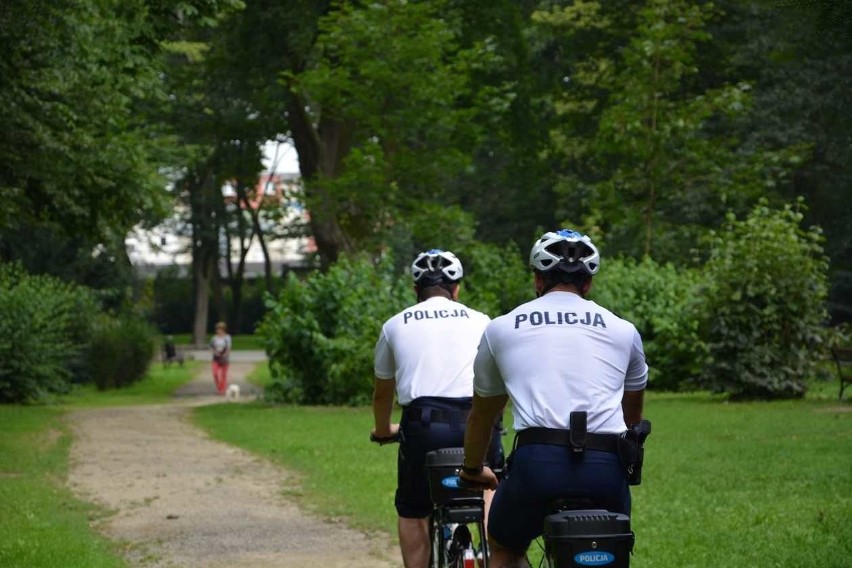 Stargard. Policjanci na elektrycznych rowerach patrolują miasto 