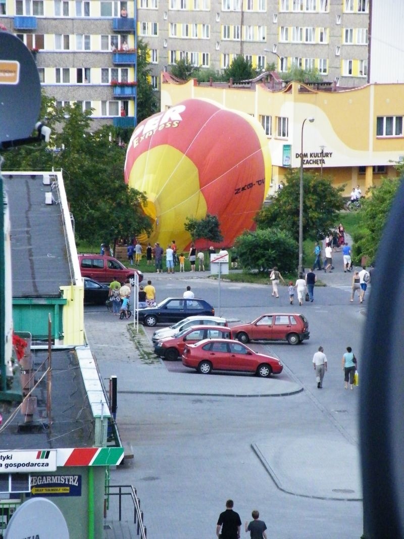 Na osiedlu Piasta pilot posadzil balon. To zdecydowanie...