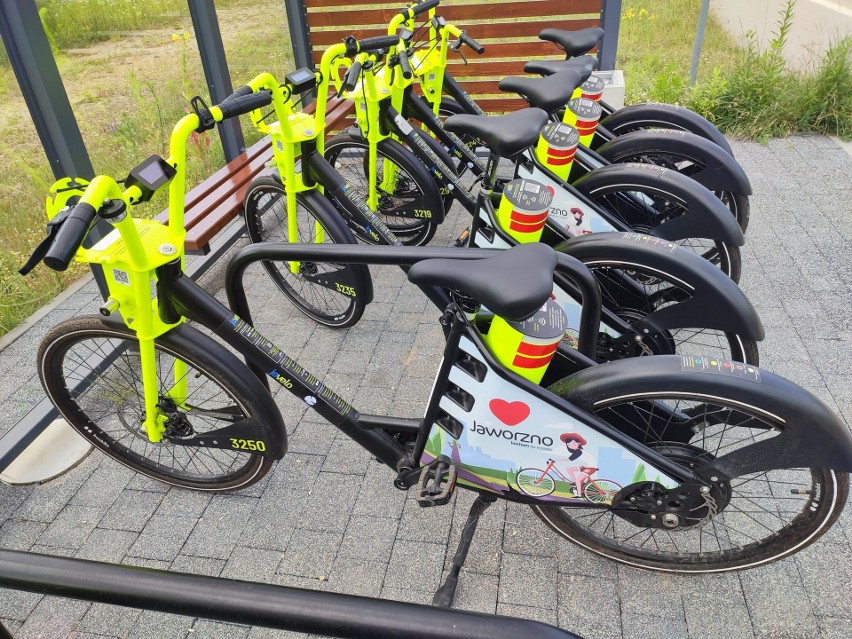 Jaworzno pierwszym w Polsce miastem z długoterminowym wynajmem miejskich rowerów elektrycznych. W systemie JAVELO jeździ już 221 jednośladów