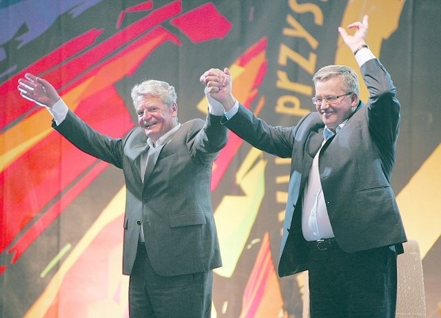 Prezydenci Joachim Gauck oraz Bronisław Komorowski pojawili się na polu w czwartek.