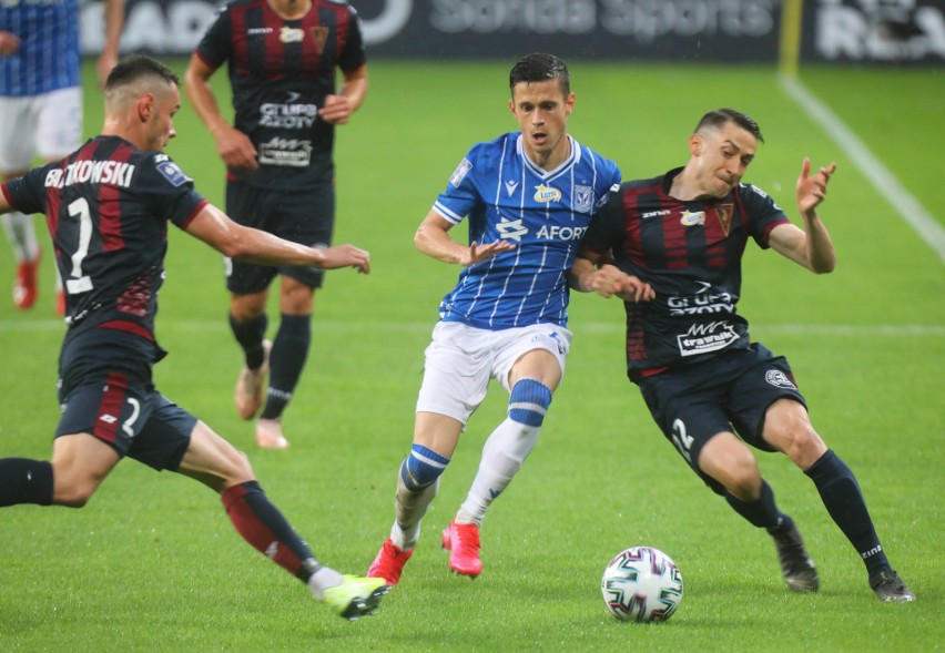 Lech podejmował na swoim stadionie Pogoń Szczecin. Mecz...