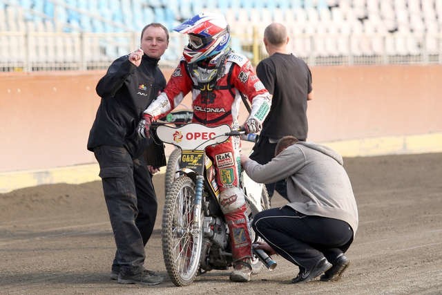 Trener Jacek Woźniak i Patryk Sitarek