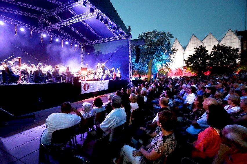 Sierpniowe Przełomy. Niezwykły koncert muzyki filmowej na dachu Centrum Dialogu Przełomy w Szczecinie