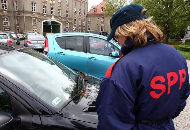 Internauci narzekają na brak empatii wśród pracowników Strefy Płatnego Parkowania w Szczecinie.