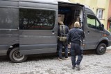 Dąbrowa Tarnowska. Pirotechnicy zabezpieczyli w mieszkaniu 52-latka podejrzane substancje. Okazało się, że to materiały wybuchowe