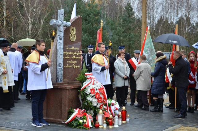 Pomnik poległych partyzantów, pod którym są szczątki trzech „leśnych”, którzy zginęli.